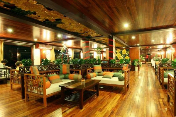 Indochina Sails Lounge, Halong Bay, Vietnam