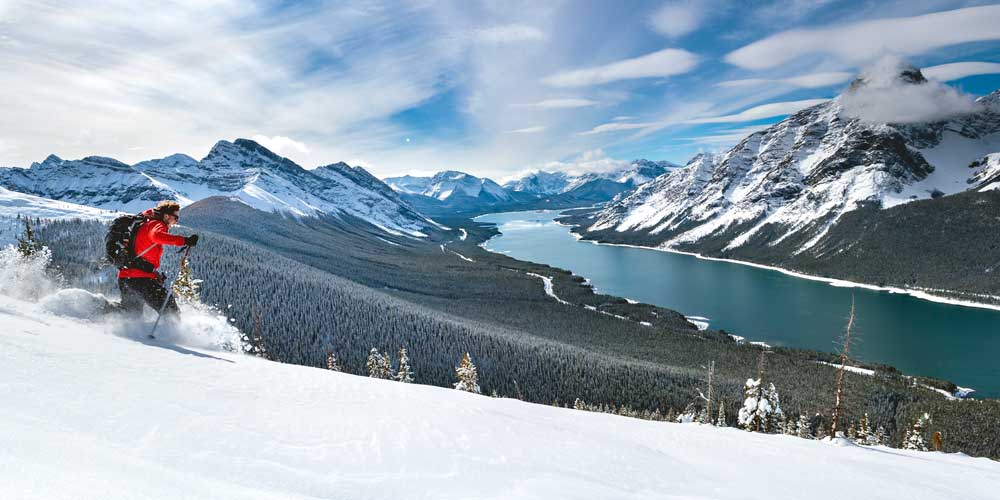 Running in the snow, Canadian Rockies Backroads trip
