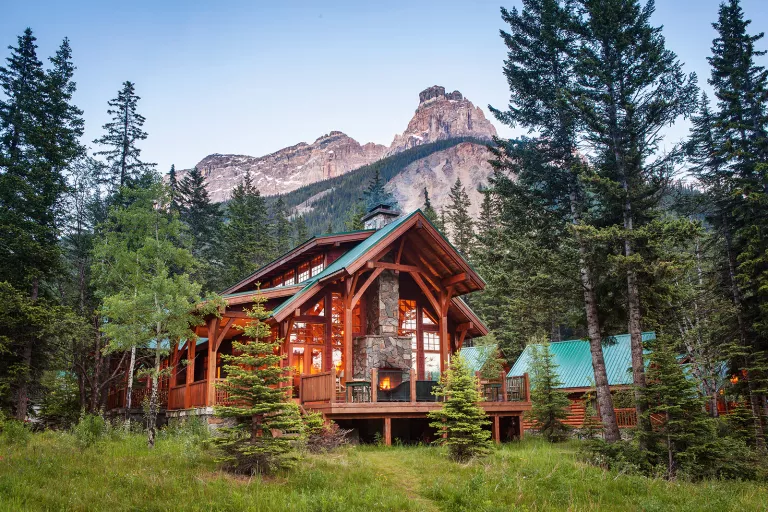 Exterior Cathedral Mountain Lodge