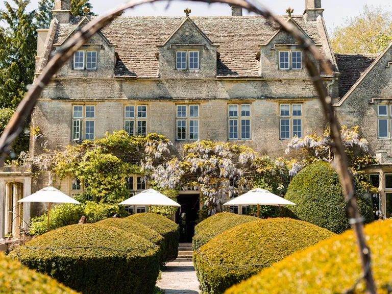 Exterior view of the Barnsley House