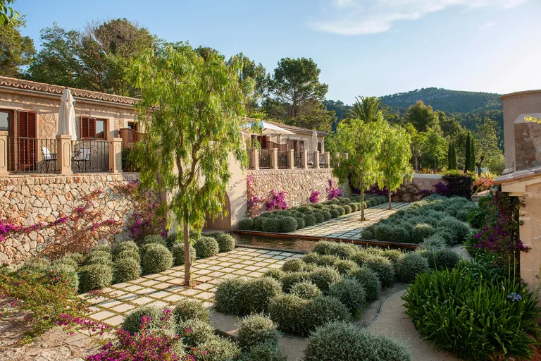 Grounds Castell Son Claret