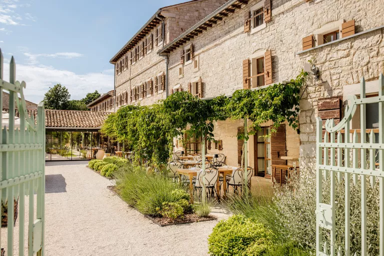 Exterior Restaurant Meneghetti Wine Hotel