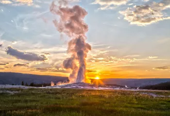 Yellowstone geyser - Backroads Travel
