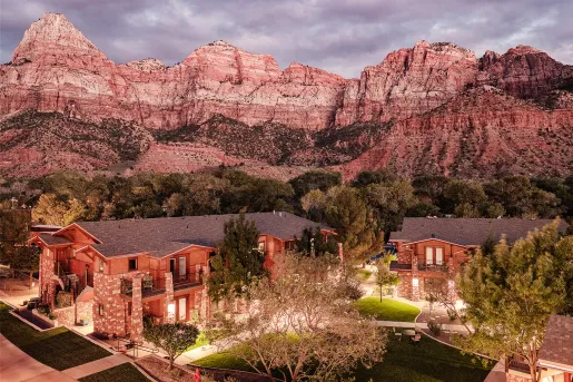 Exterior view of Cable Mountain Lodge