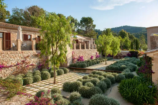 Grounds Castell Son Claret