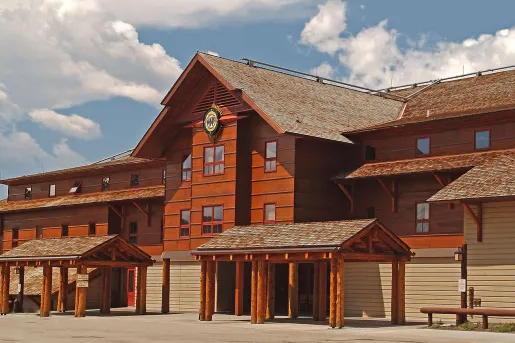 Old Faithful Snow Lodge
