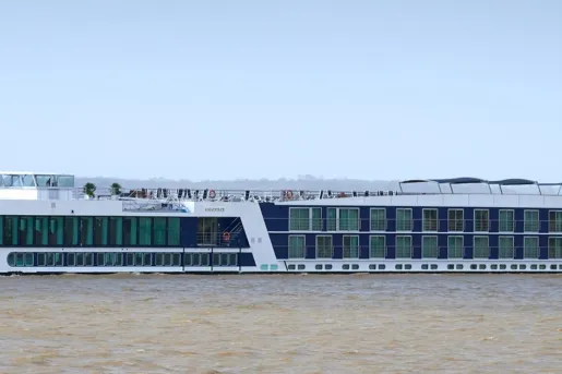 AmaDolce Ship