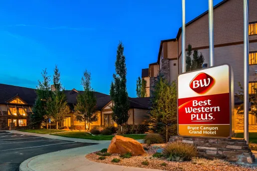 Hotel building exterior with a "Best Western Plus Bryce Canyon Grand Hotel" sign