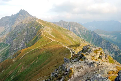 winding road up to a mountain